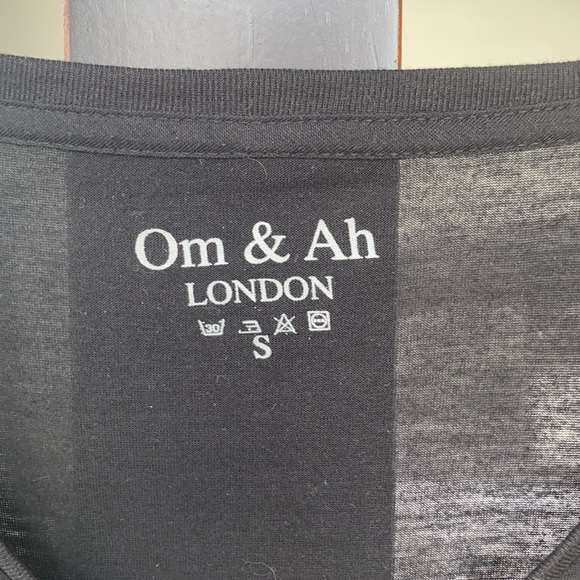 Om & Ah London longsleeve tee - Picture 2 of 3
